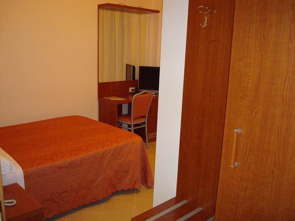 Hotel Priscilla Rome Bilik gambar